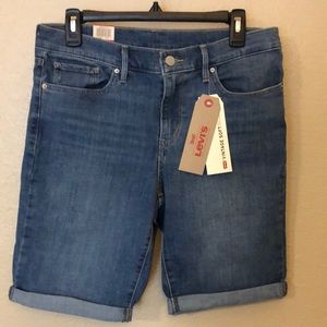 Levi’s bermuda shorts